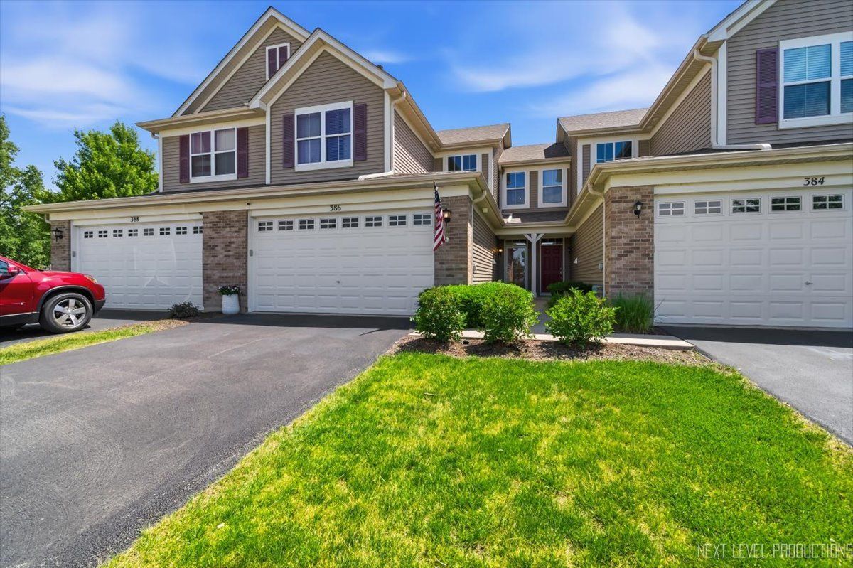 386 Risen Star Lane — Oswego, IL 60543