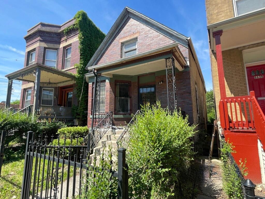 6640 S Langley Avenue — Chicago, IL 60637
