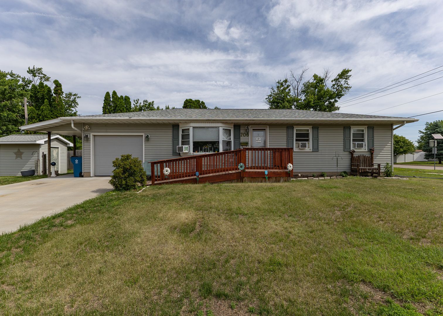706 14th Place — Camanche, IA 52730