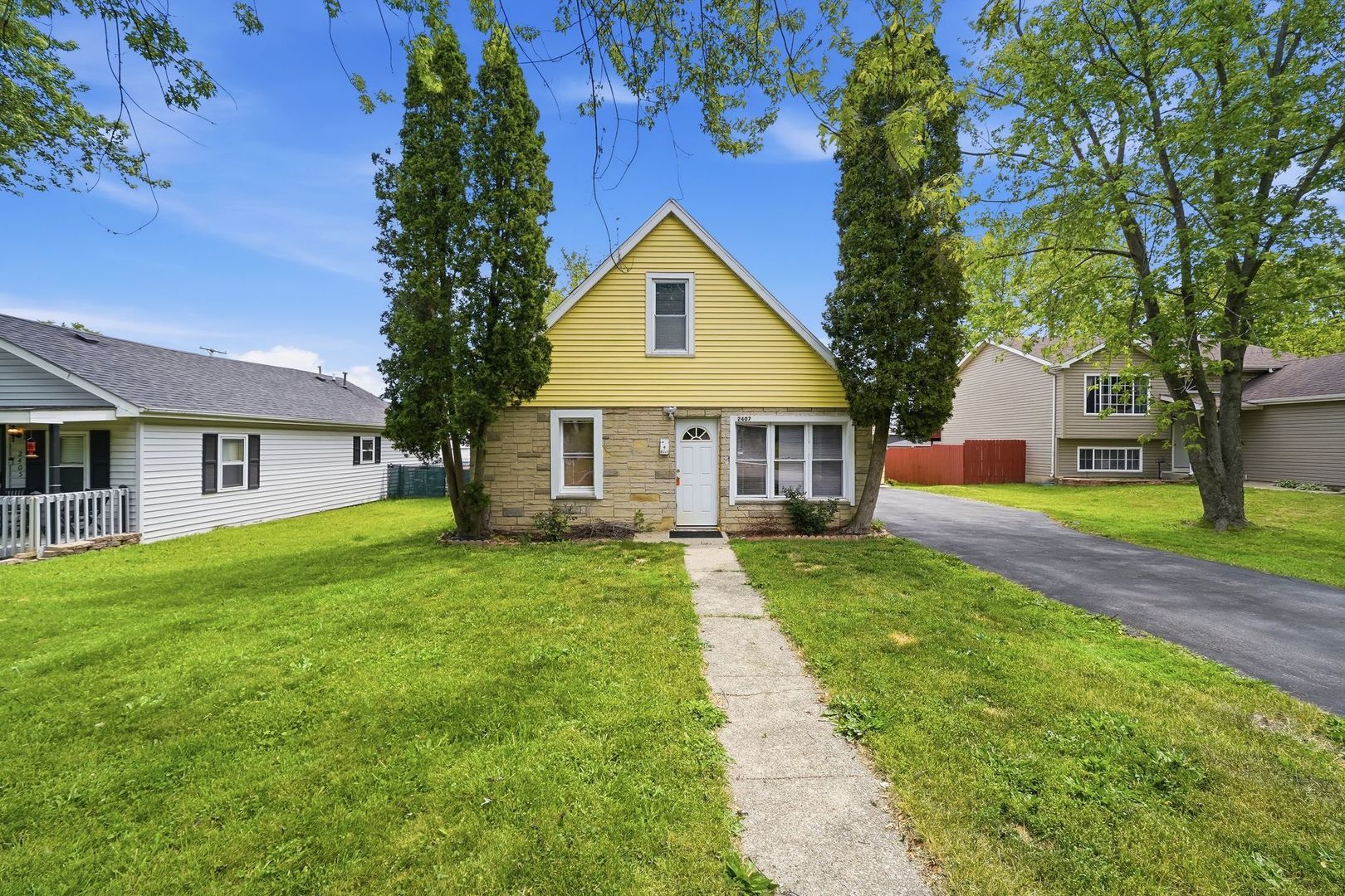2407 Hermon Avenue — Zion, IL 60099