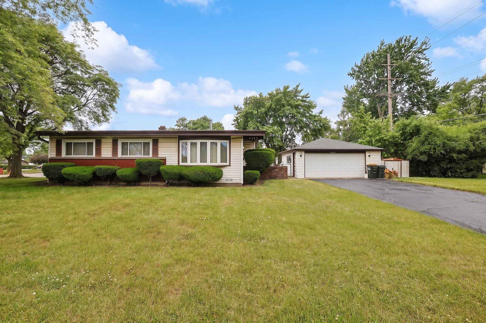 4103 Wren Lane — Rolling Meadows, IL 60008