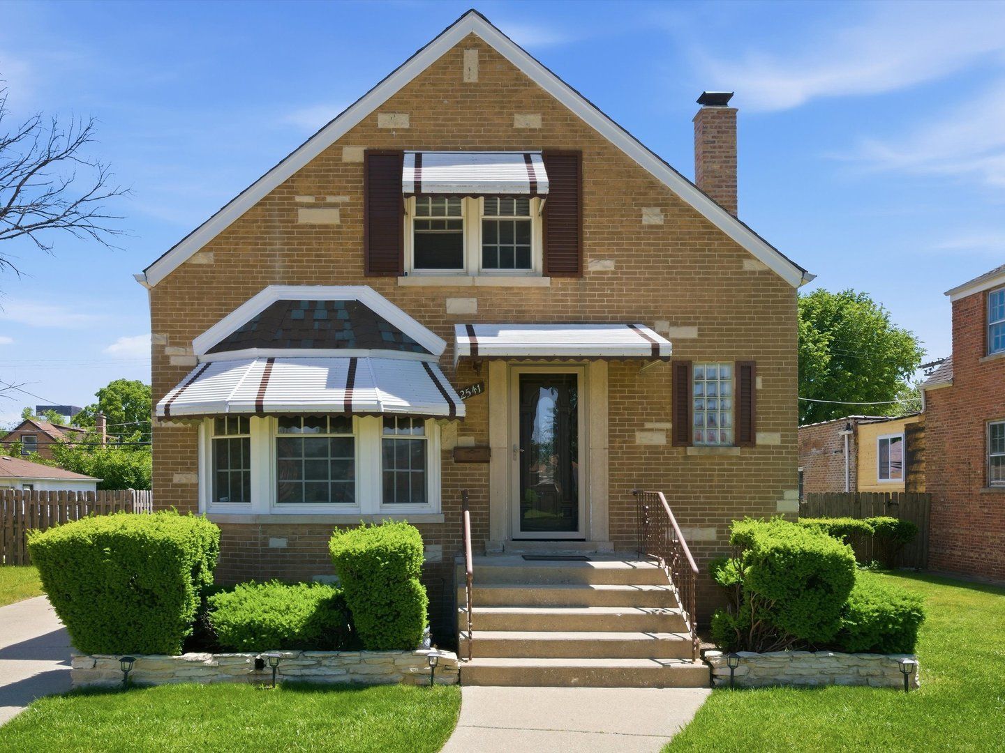 2541 S 14th Avenue — Broadview, IL 60155