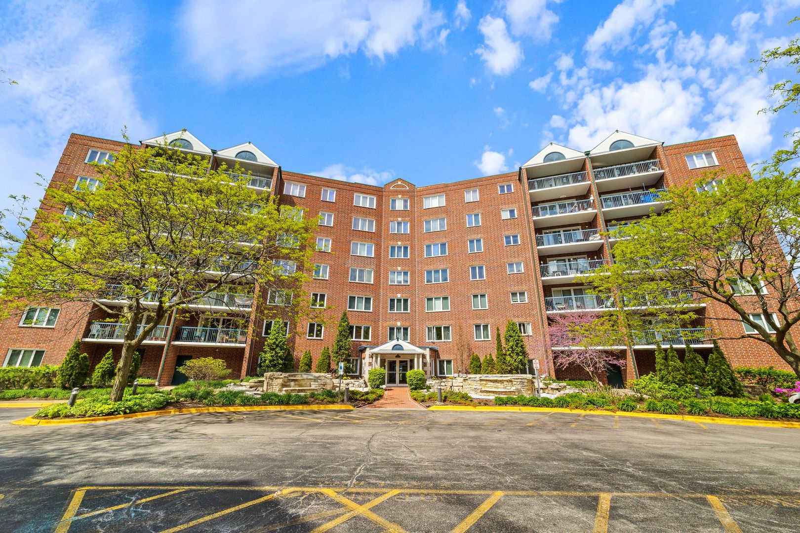 8560 W Foster Avenue #203 — Norridge, IL 60706