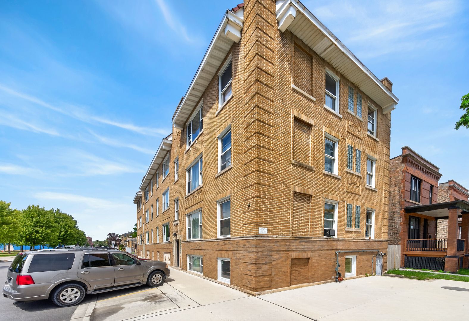 2247 S 49th Avenue #7 — Cicero, IL 60804
