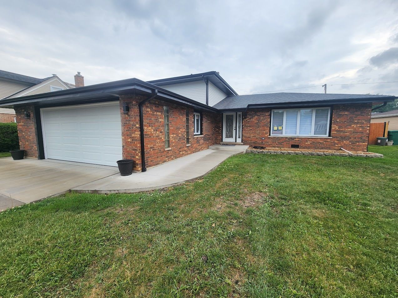 8040 Laramie Avenue — Burbank, IL 60455