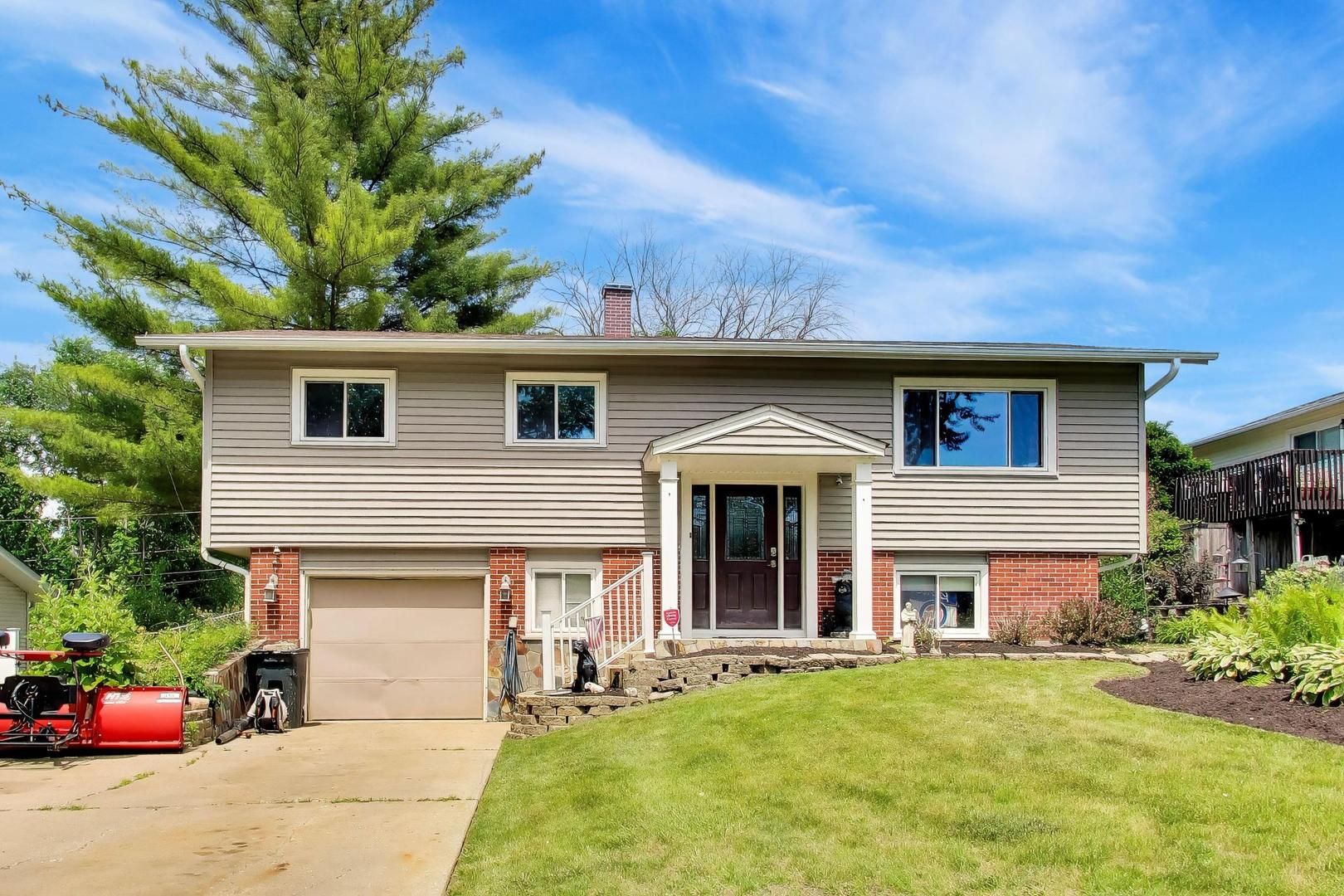 21W154 EVEREST Road — Lombard, IL 60148