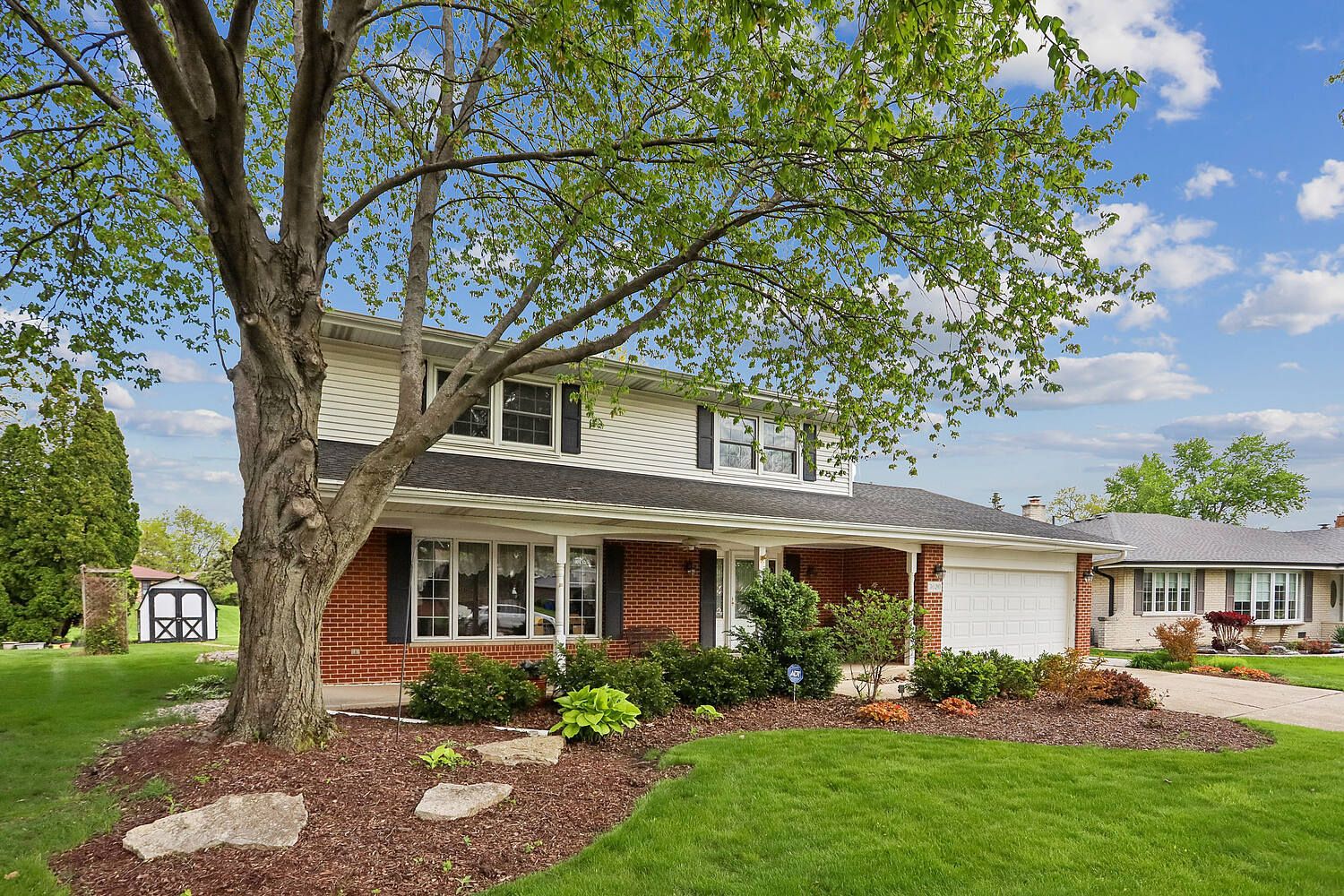 3020 Spring Green Drive — Darien, IL 60561