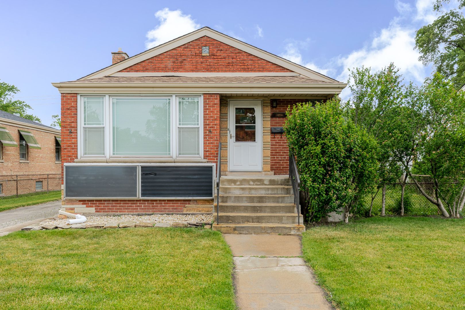 690 E Sibley Boulevard — Dolton, IL 60419