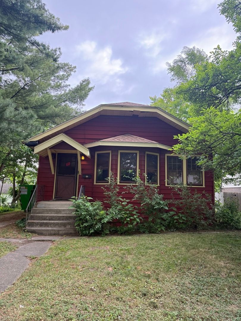 205 S Lincoln Street — Westmont, IL 60559