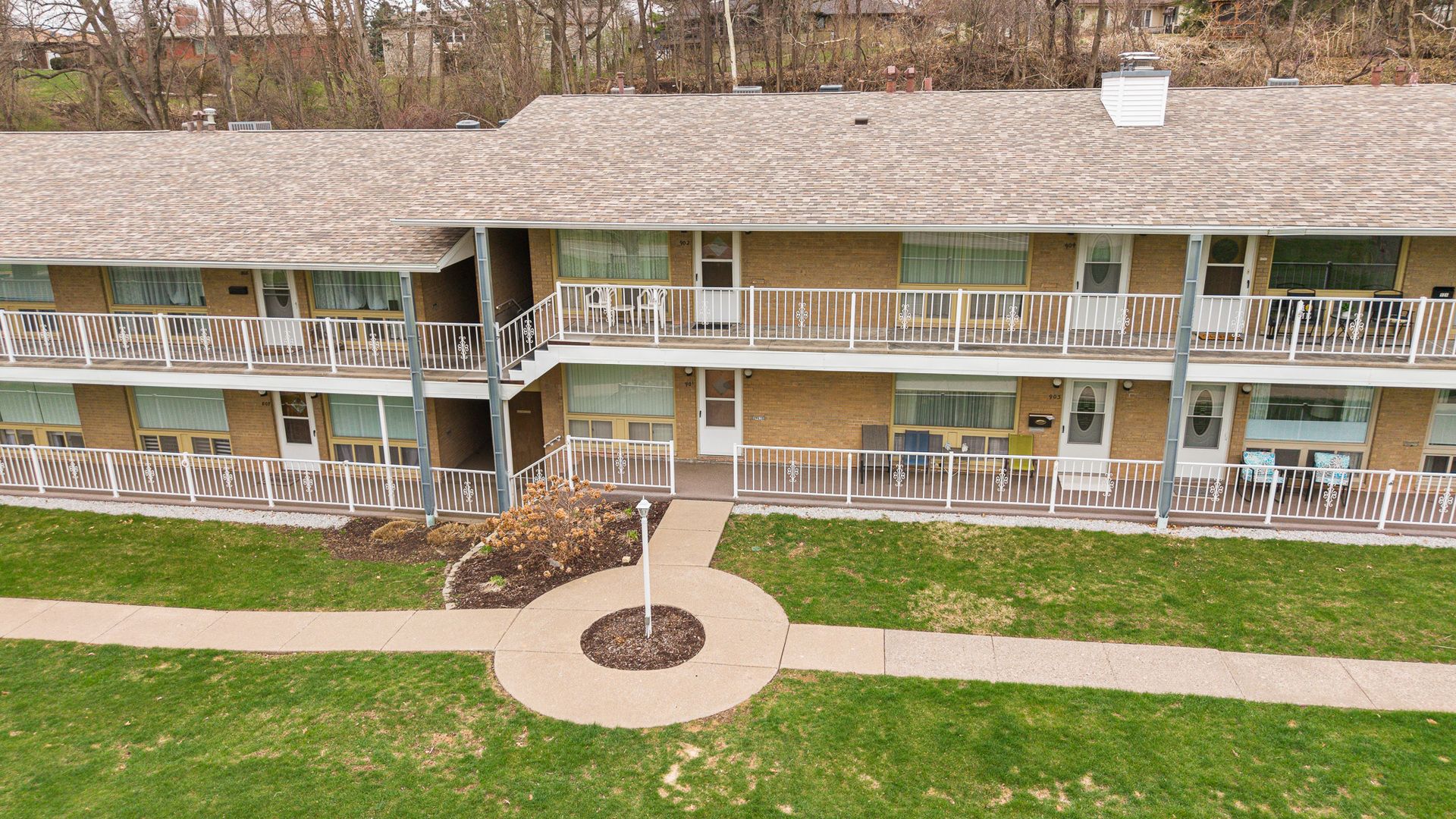 1104 Kimberly Road #808 — Bettendorf, IA 52722