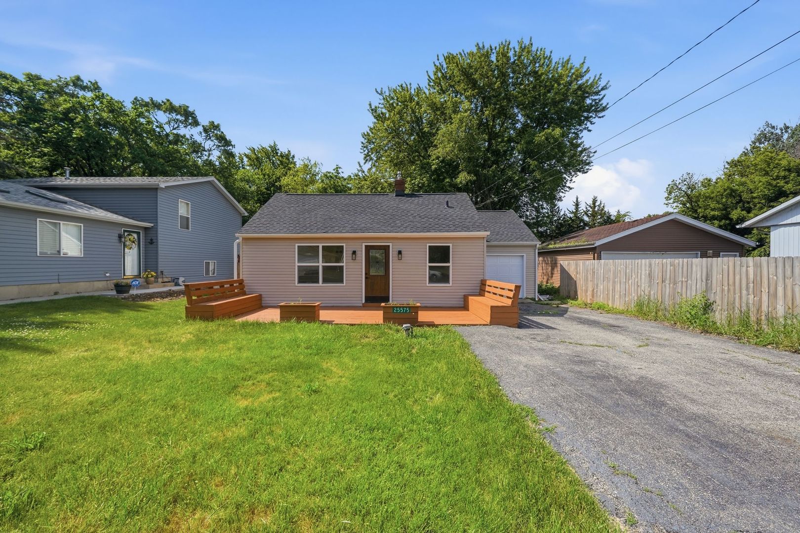 25575 Orchard Avenue — Ingleside, IL 60041