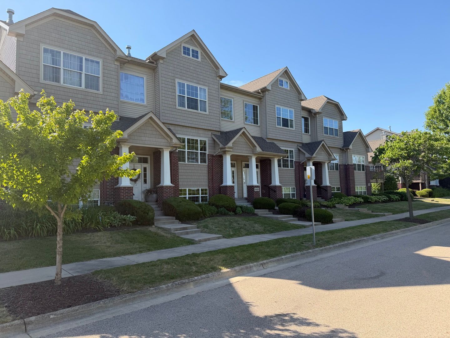 2433 RIVER OAKS Lane #4 — Rockford, IL 61102