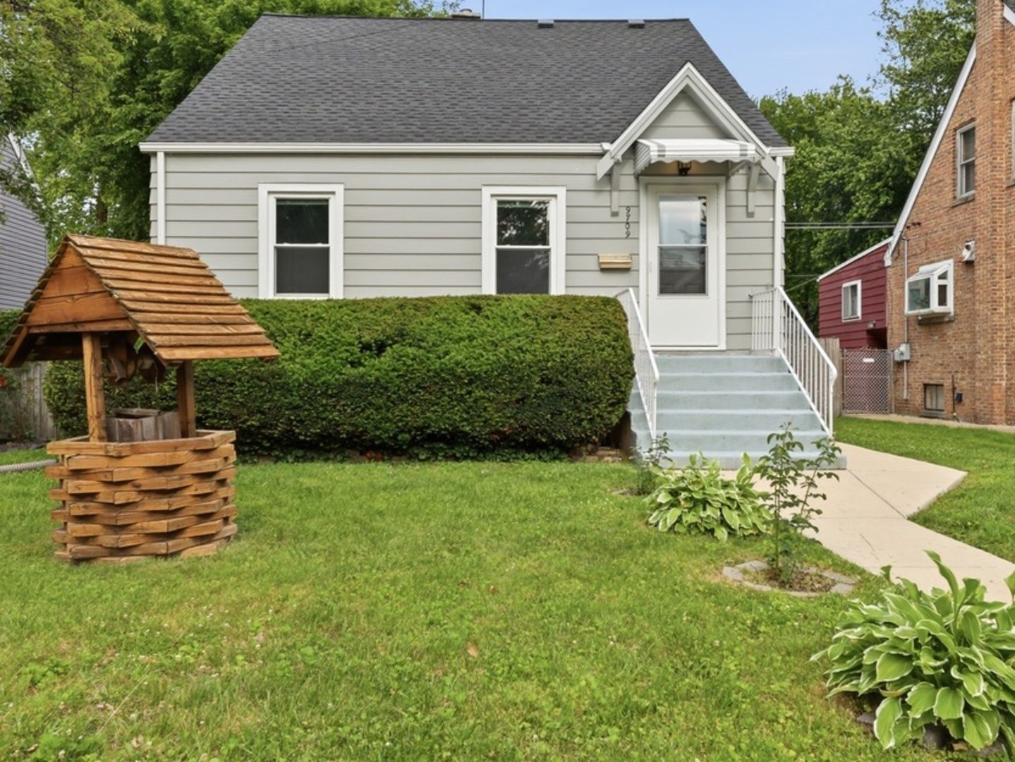 9709 51st Avenue — Oak Lawn, IL 60453