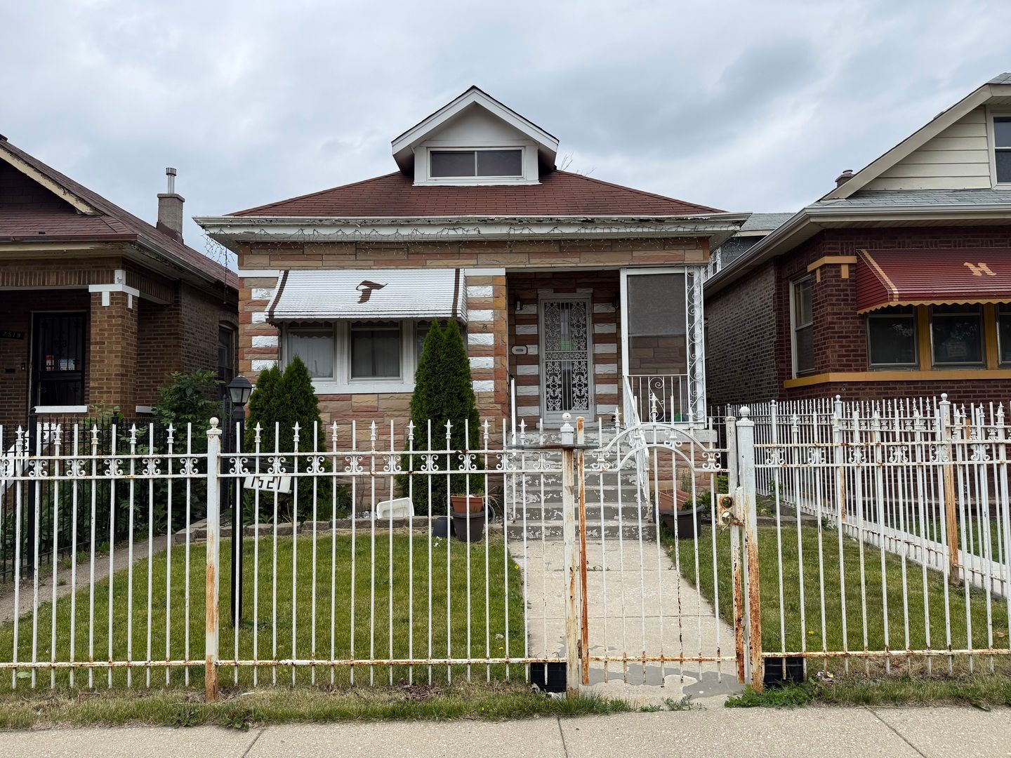 7521 S Aberdeen Street — Chicago, IL 60620