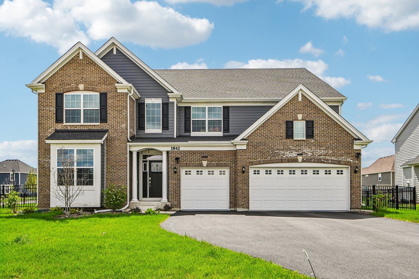 1842 Coralito Lane — Elgin, IL 60124