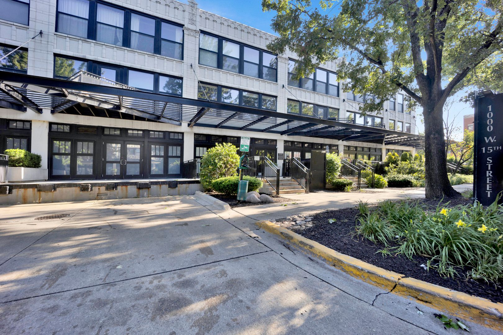 1000 W 15th Street #326 — Chicago, IL 60608