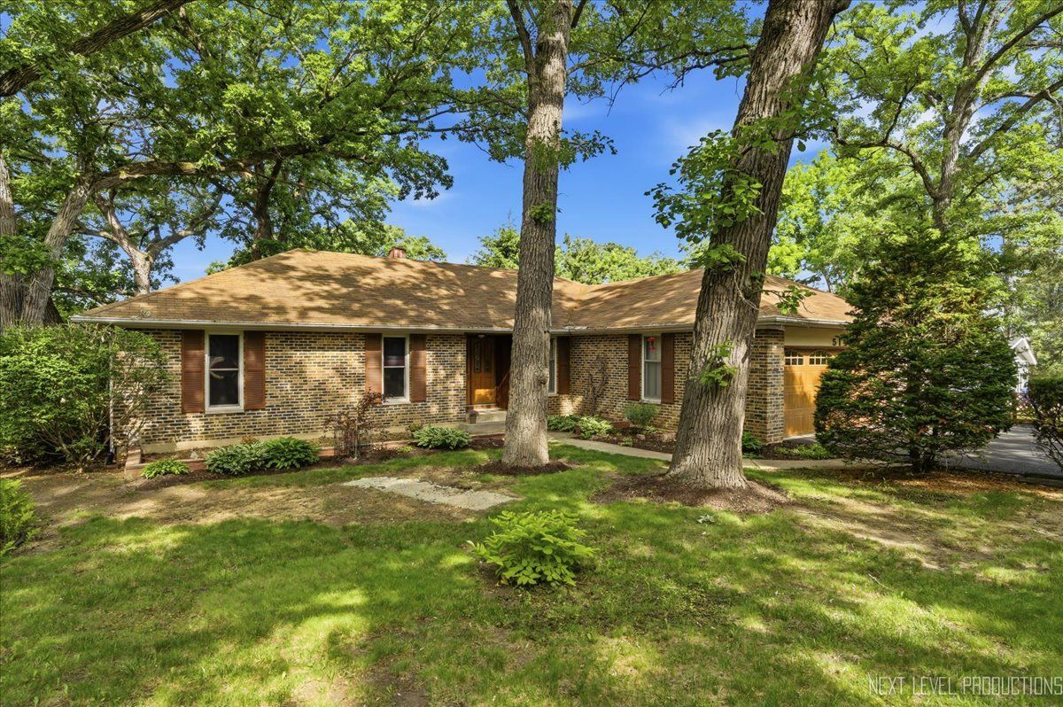 5148 Lincoln Avenue — Lisle, IL 60532
