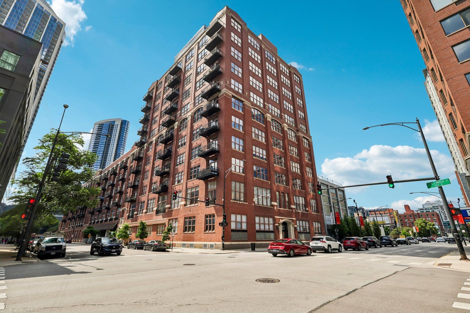 360 W Illinois Street #308 — Chicago, IL 60654