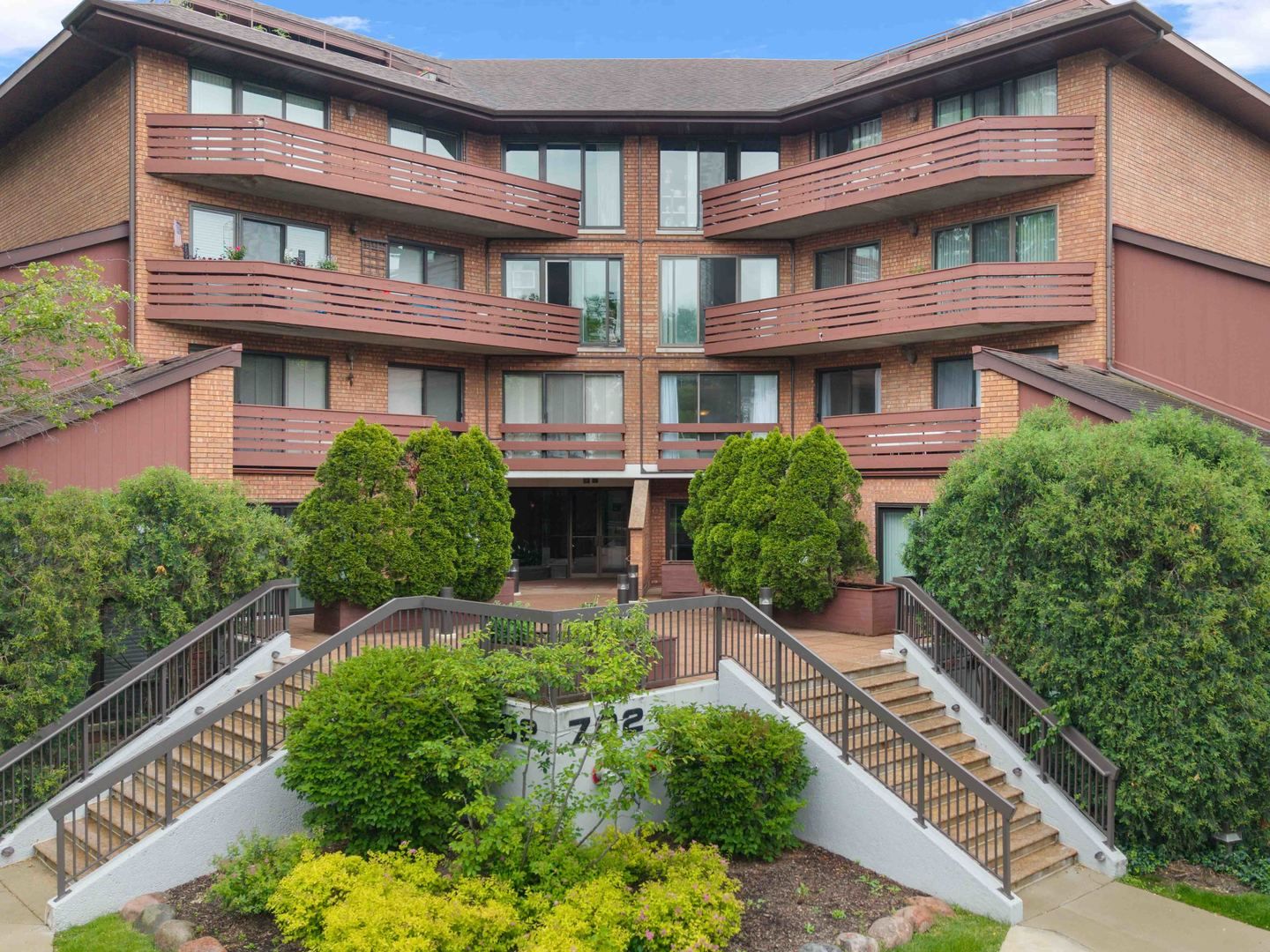 702 N Waukegan Road #206A — Glenview, IL 60025