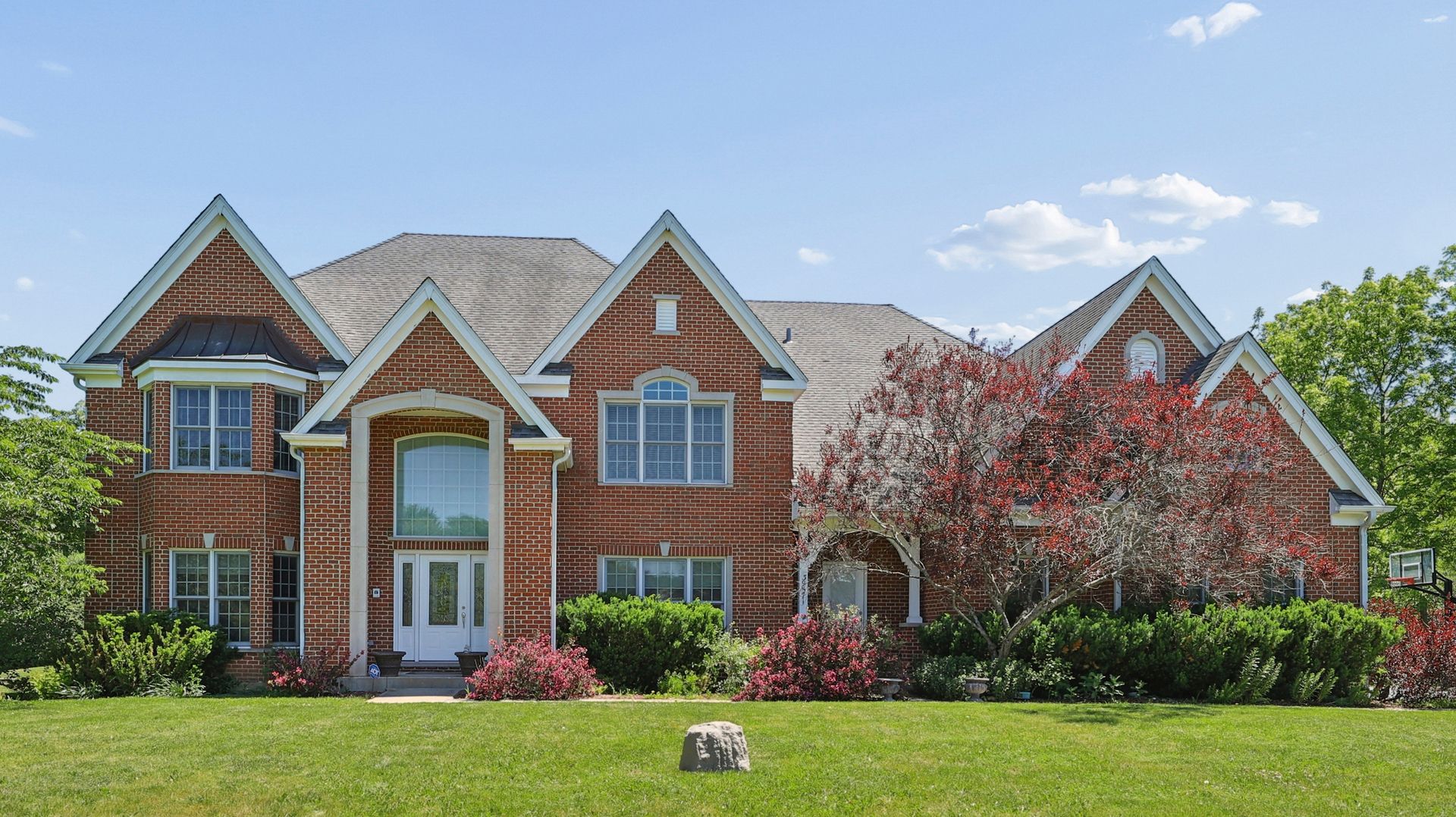 39571 ORCHARD BLUFF Lane — Wadsworth, IL 60083