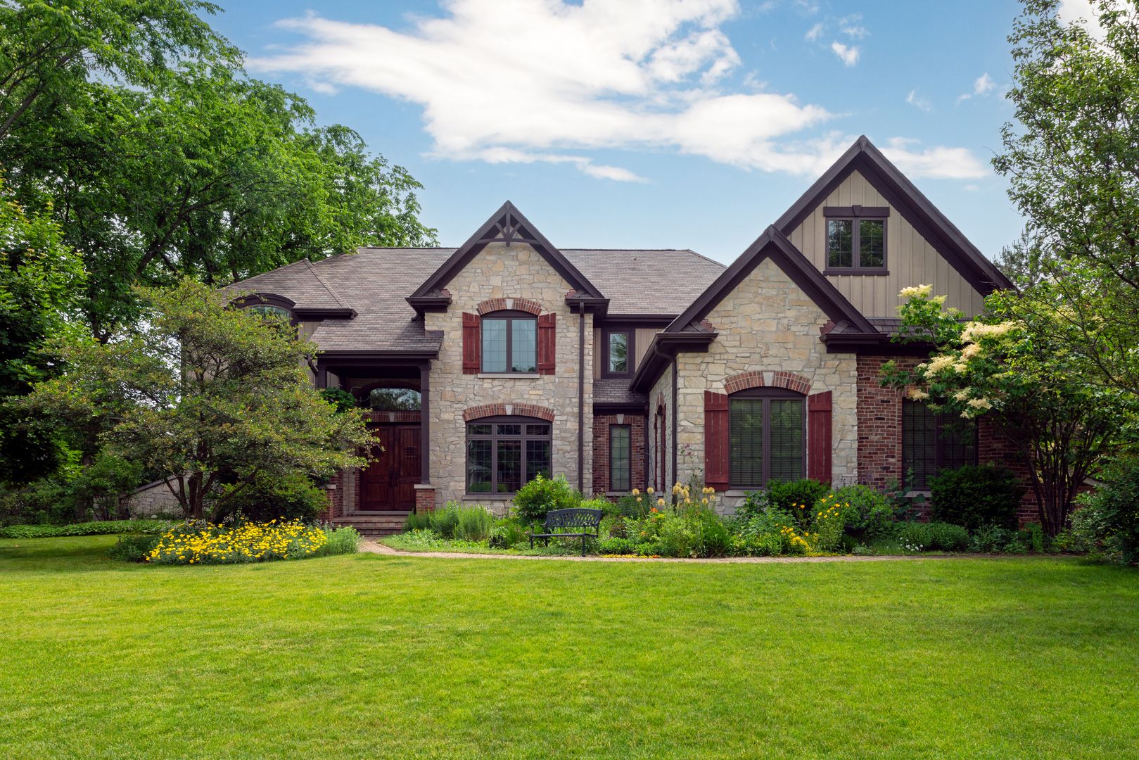 901 Kenton Road — Deerfield, IL 60015