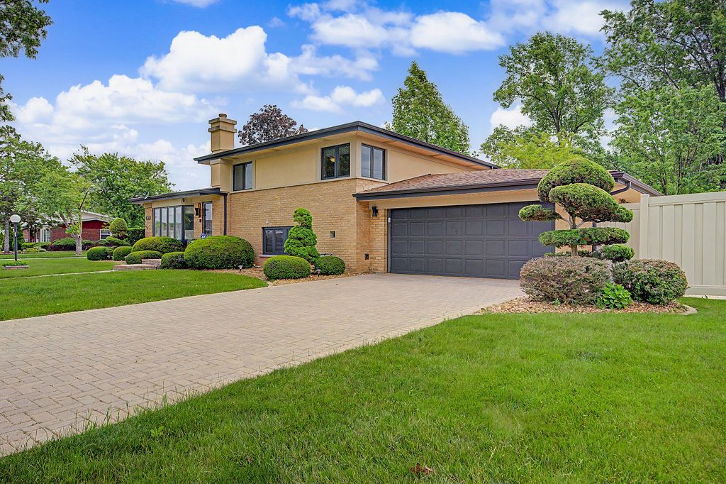 222 S Mayfair Place — Chicago Heights, IL 60411