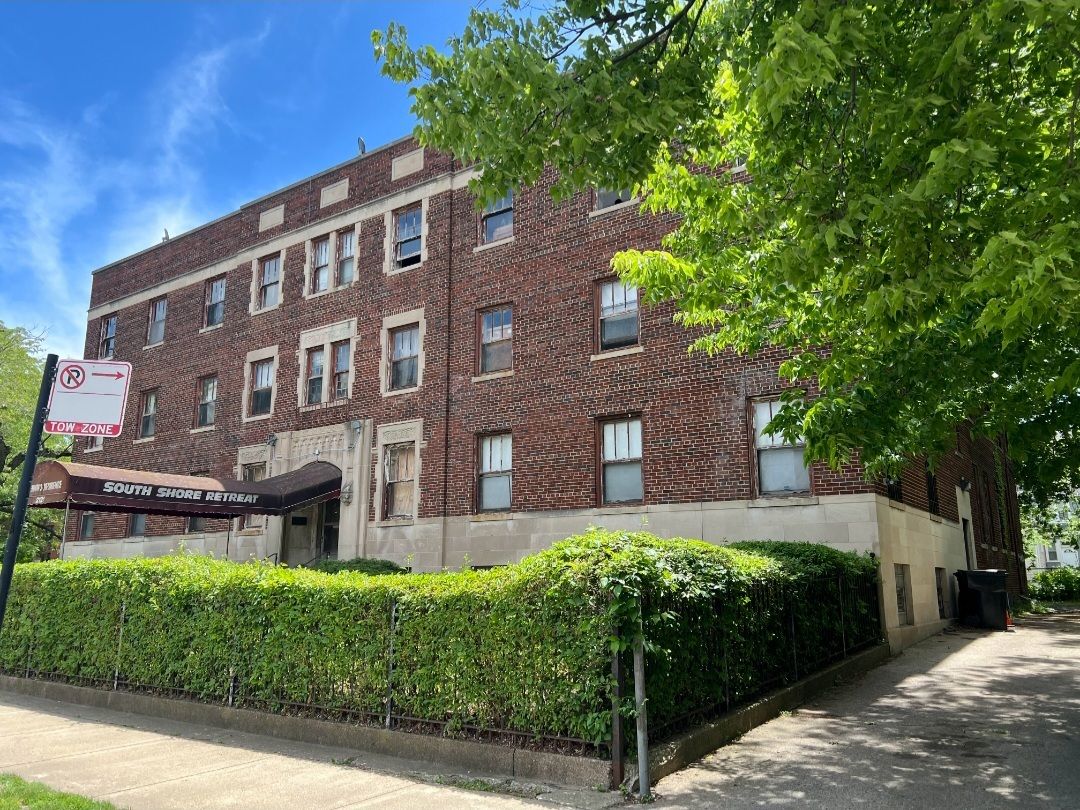 2121 E 72nd Street — Chicago, IL 60649
