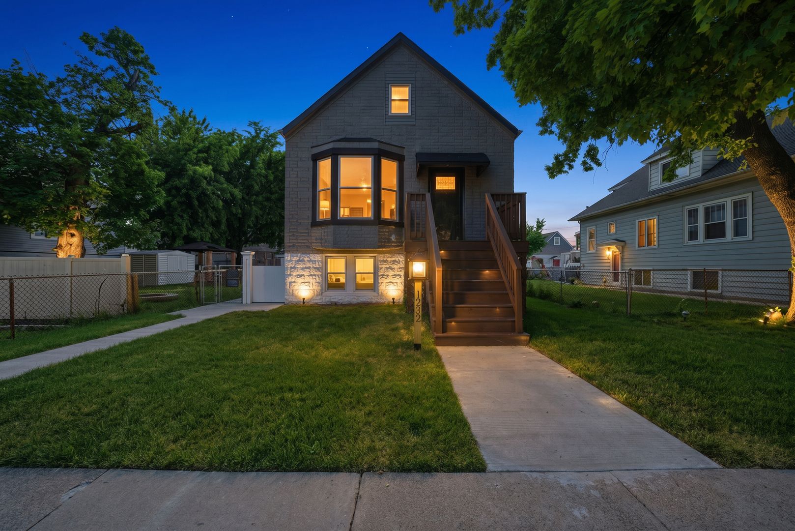 1232 Gunderson Avenue — Berwyn, IL 60402