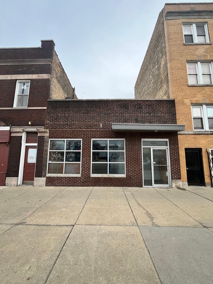 4203 W Fullerton Avenue — Chicago, IL 60639