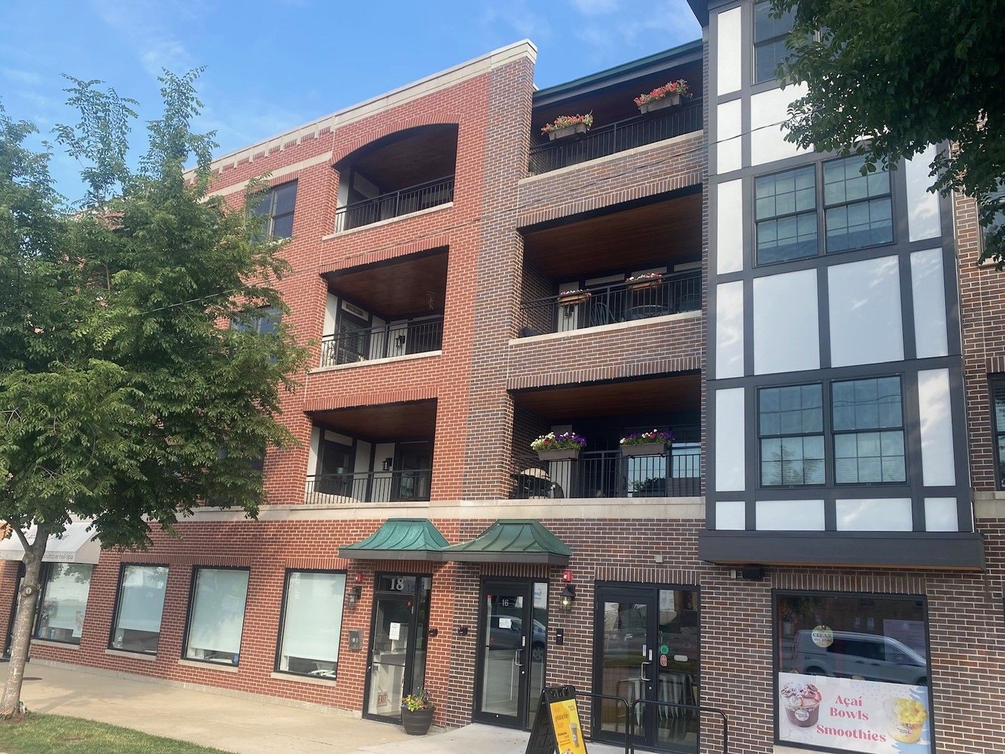 18 S Fairview Avenue #2N — Park Ridge, IL 60068