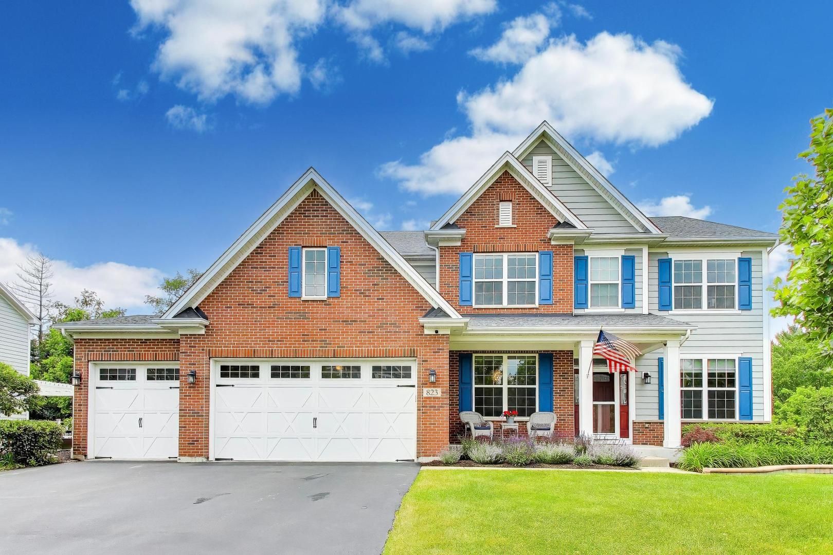 823 Heatherfield Circle — Naperville, IL 60565