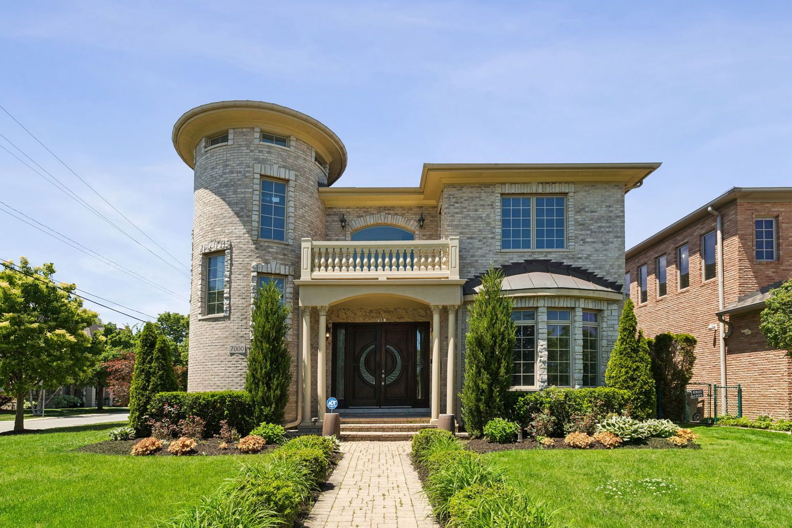 7000 N Kilpatrick Avenue — Lincolnwood, IL 60712