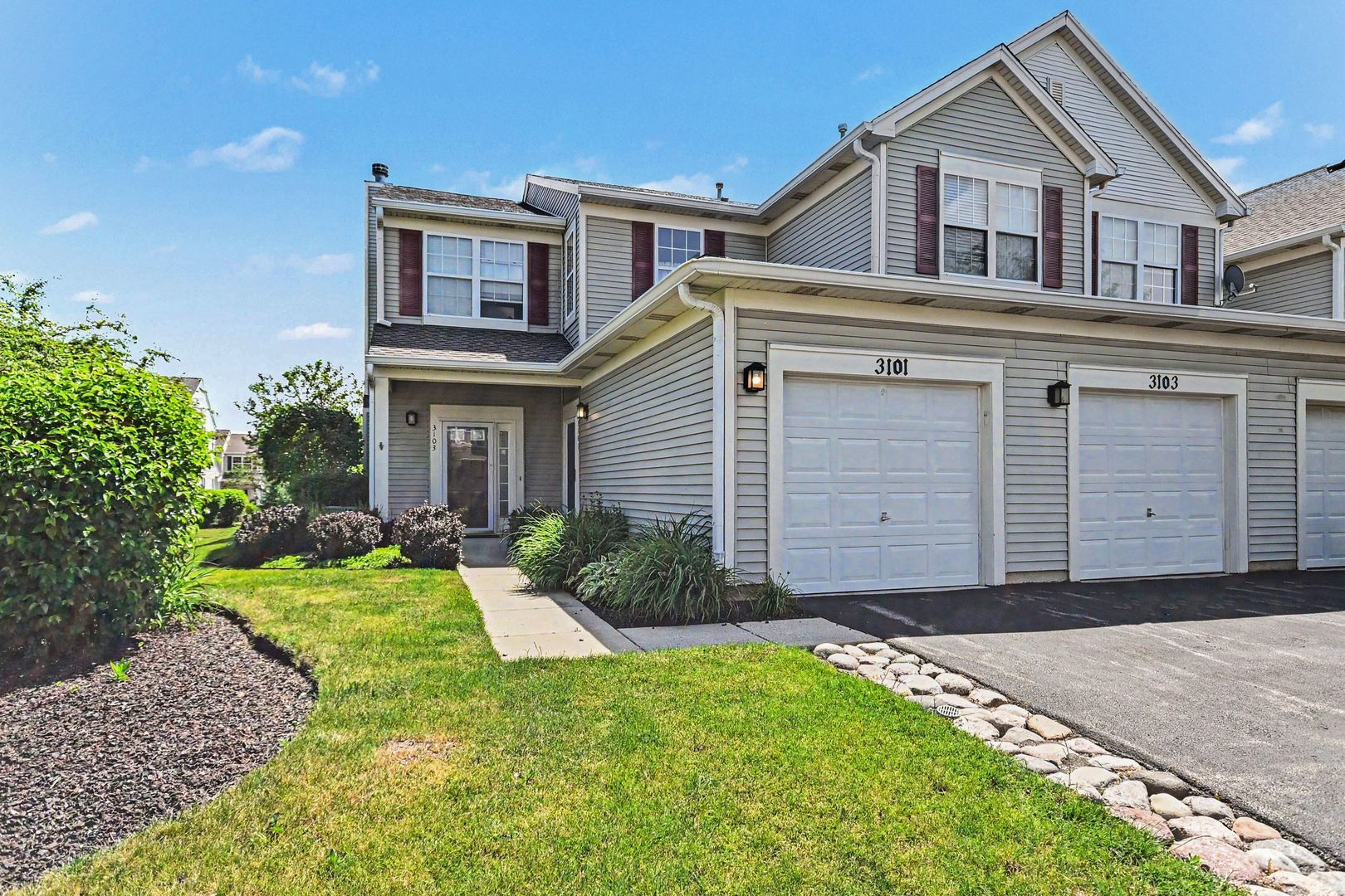 3103 Falling Waters Lane #3103 — Lindenhurst, IL 60046