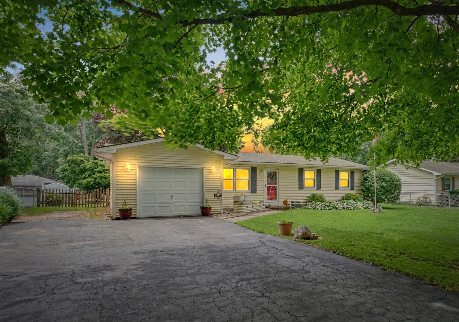 507 E Larmon Street — Tolono, IL 61880