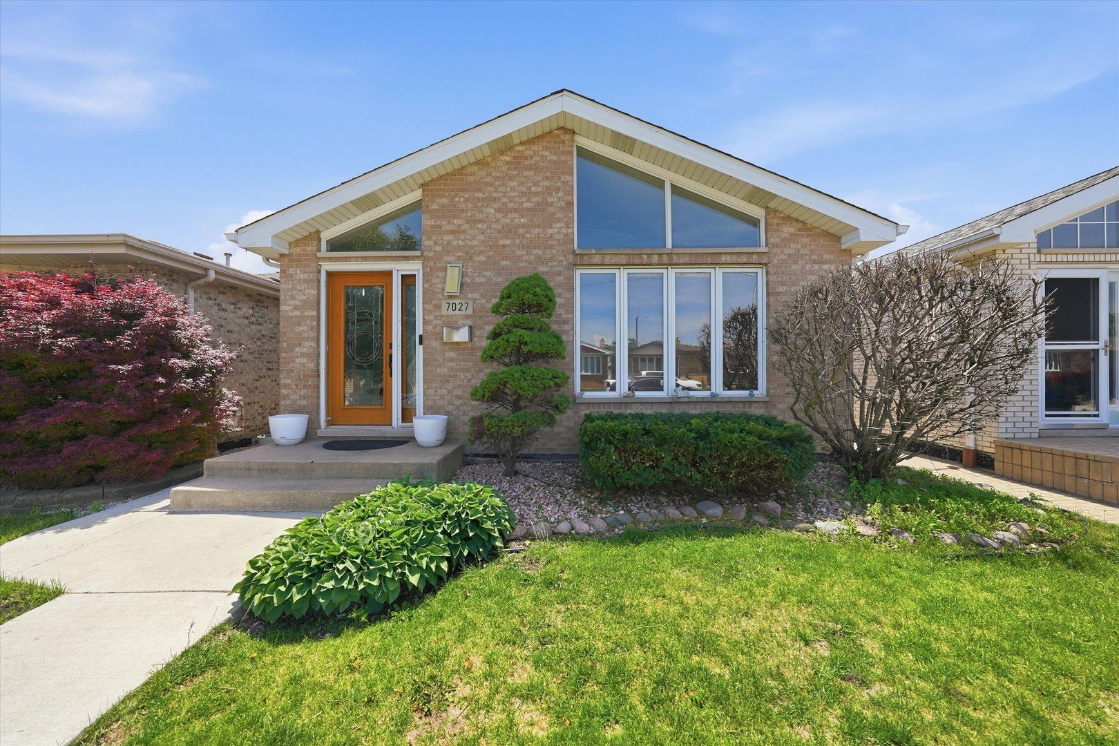 7027 W 64th Place — Chicago, IL 60638