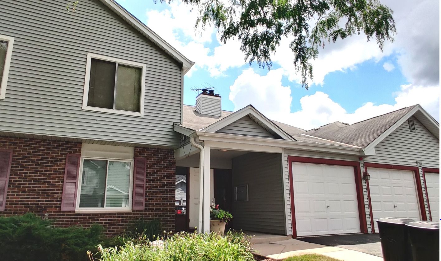 7030 Barrington Court #204 — Woodridge, IL 60517