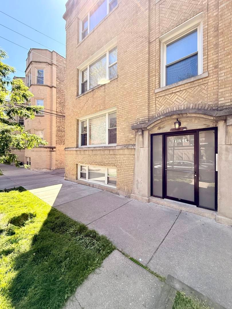 2315 W Rosemont Avenue #G — Chicago, IL 60659