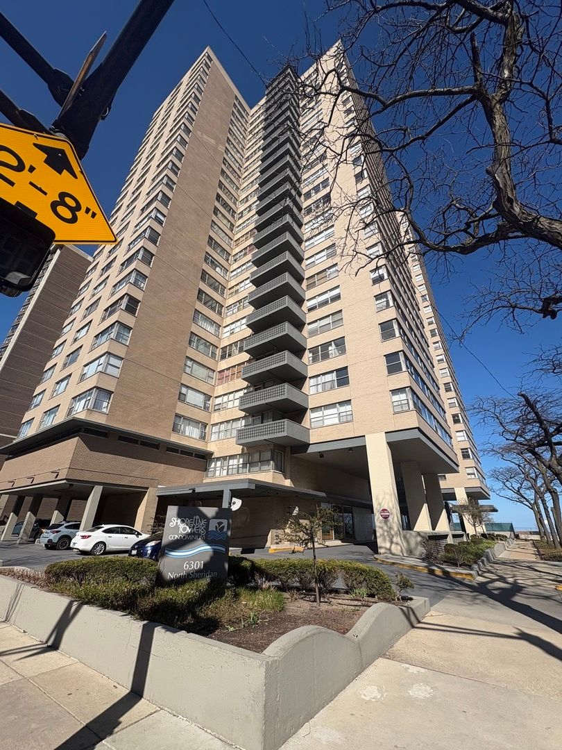 6301 N Sheridan Road #9M — Chicago, IL 60660