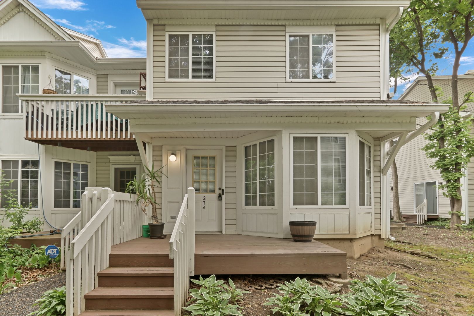 274 W Treehouse Lane #274 — Round Lake, IL 60073