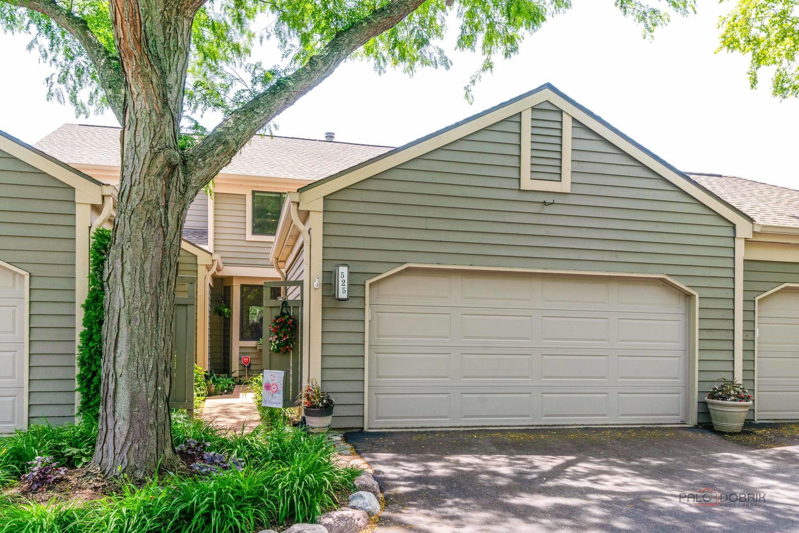 525 WHITE OAK Lane #26525 — Lake Barrington, IL 60010