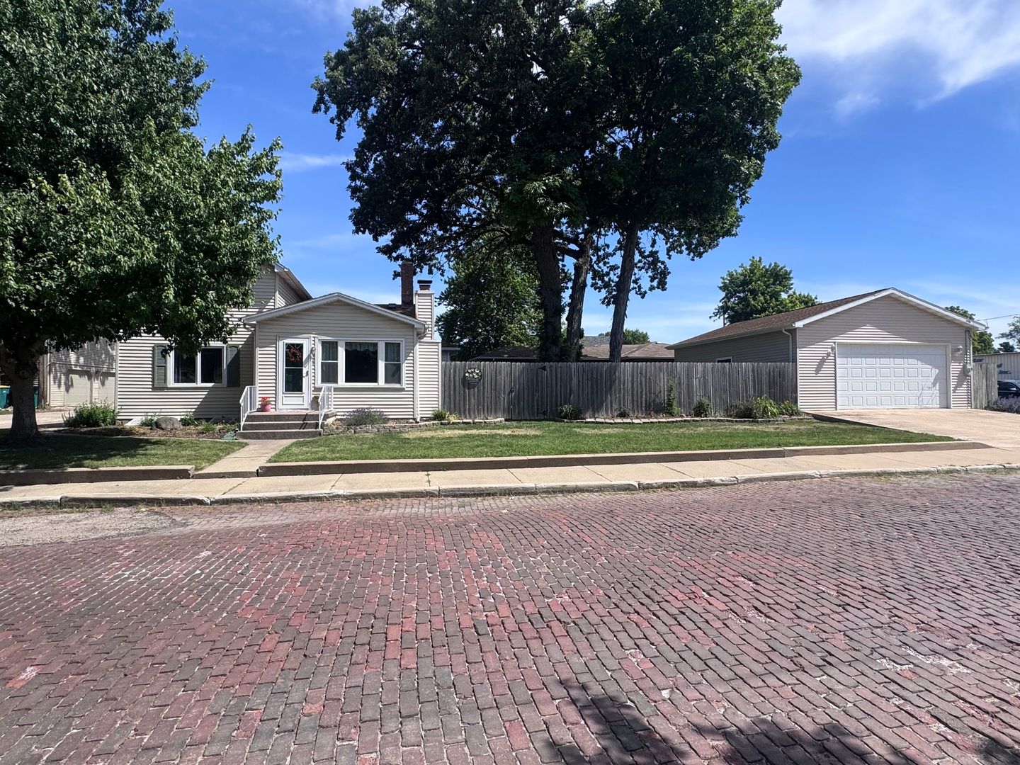 408 E Elm Street — Streator, IL 61364