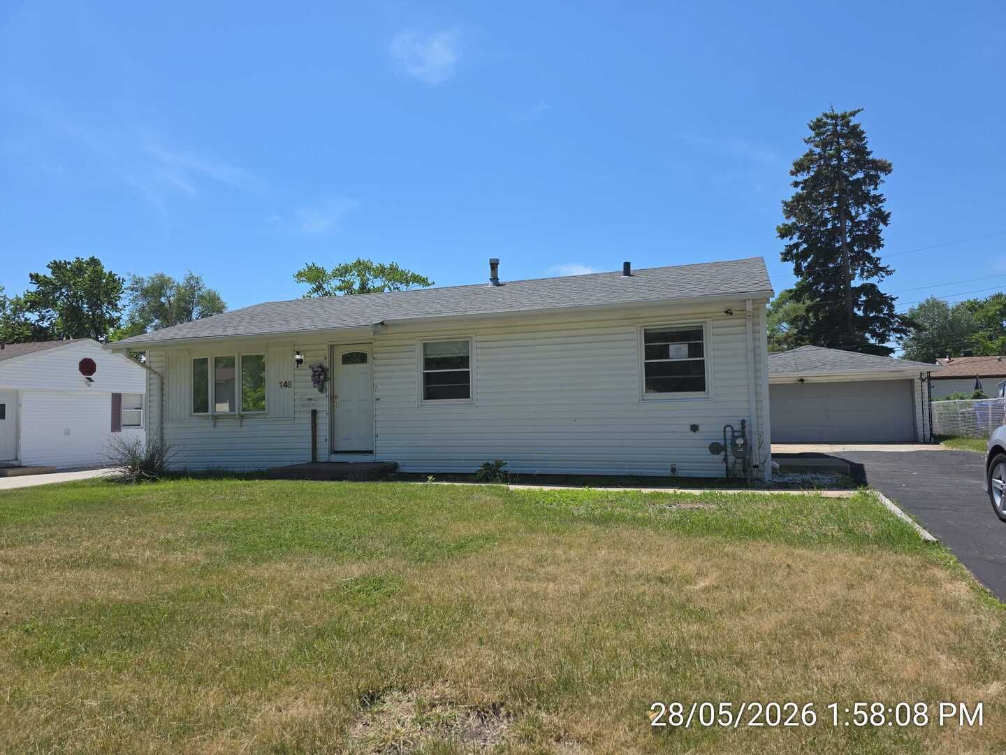 148 Pecos Circle — Carpentersville, IL 60110