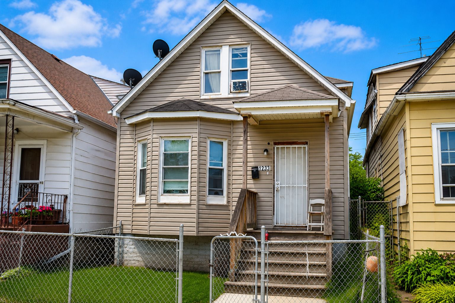 1233 W 73RD Place — Chicago, IL 60636