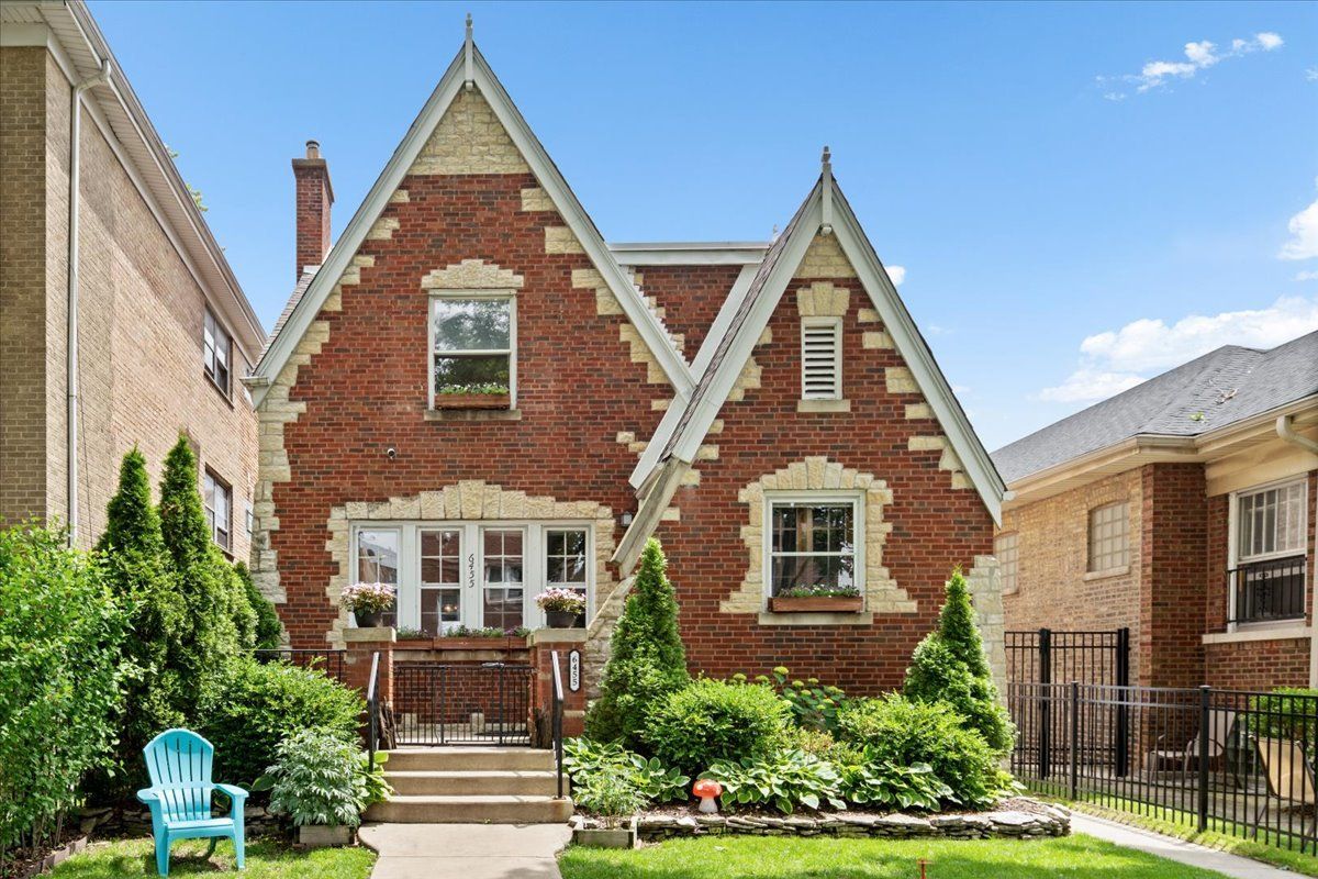 6455 N Talman Avenue — Chicago, IL 60645