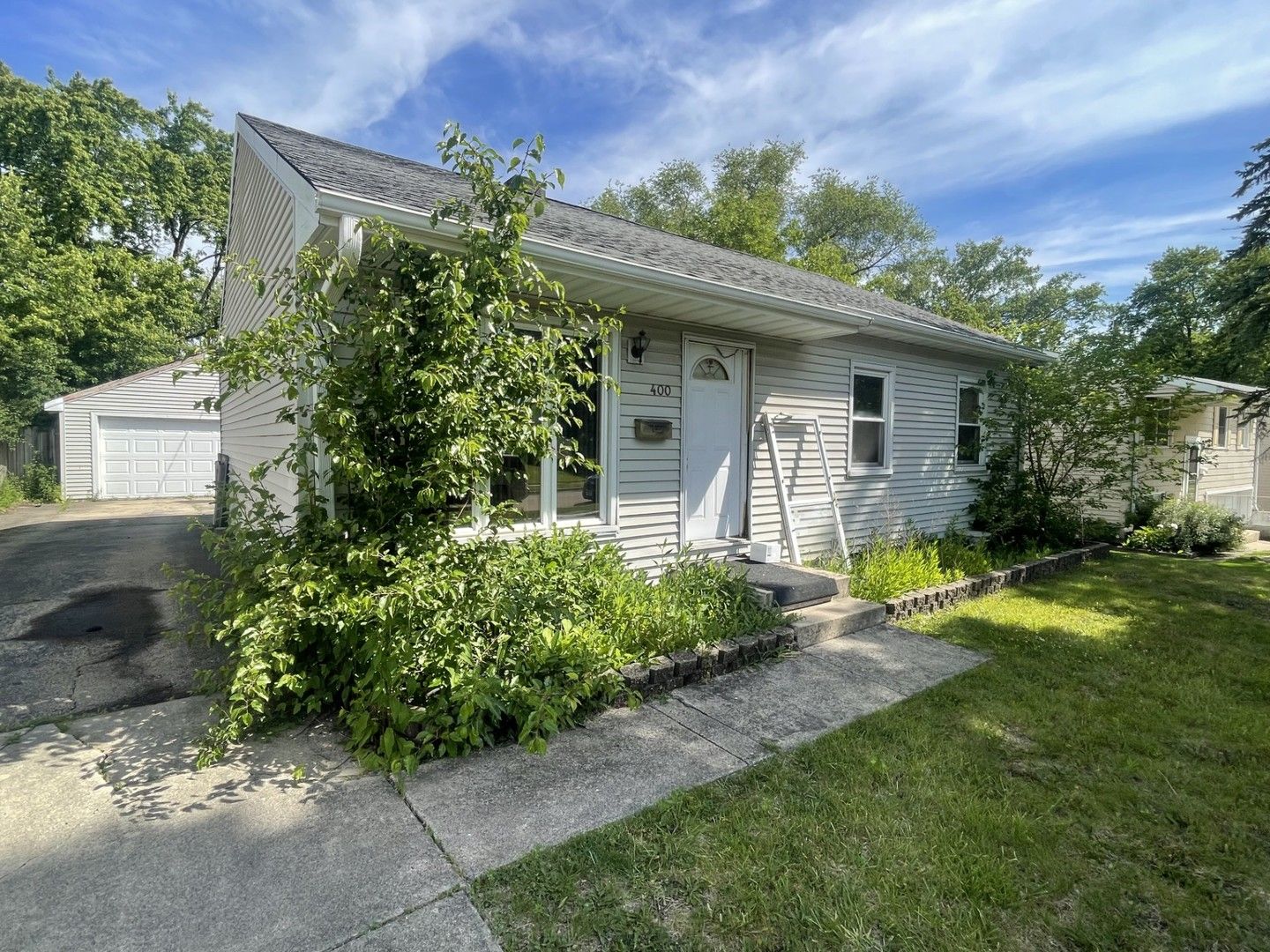 400 E Altgeld Avenue — Glendale Heights, IL 60139