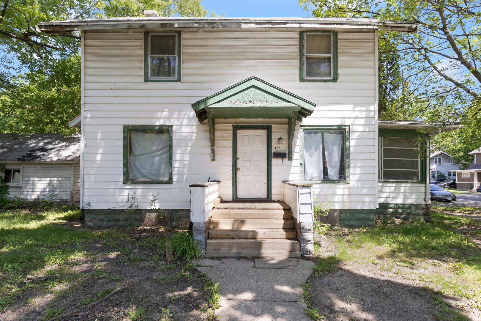 402 Royal Avenue — Rockford, IL 61101