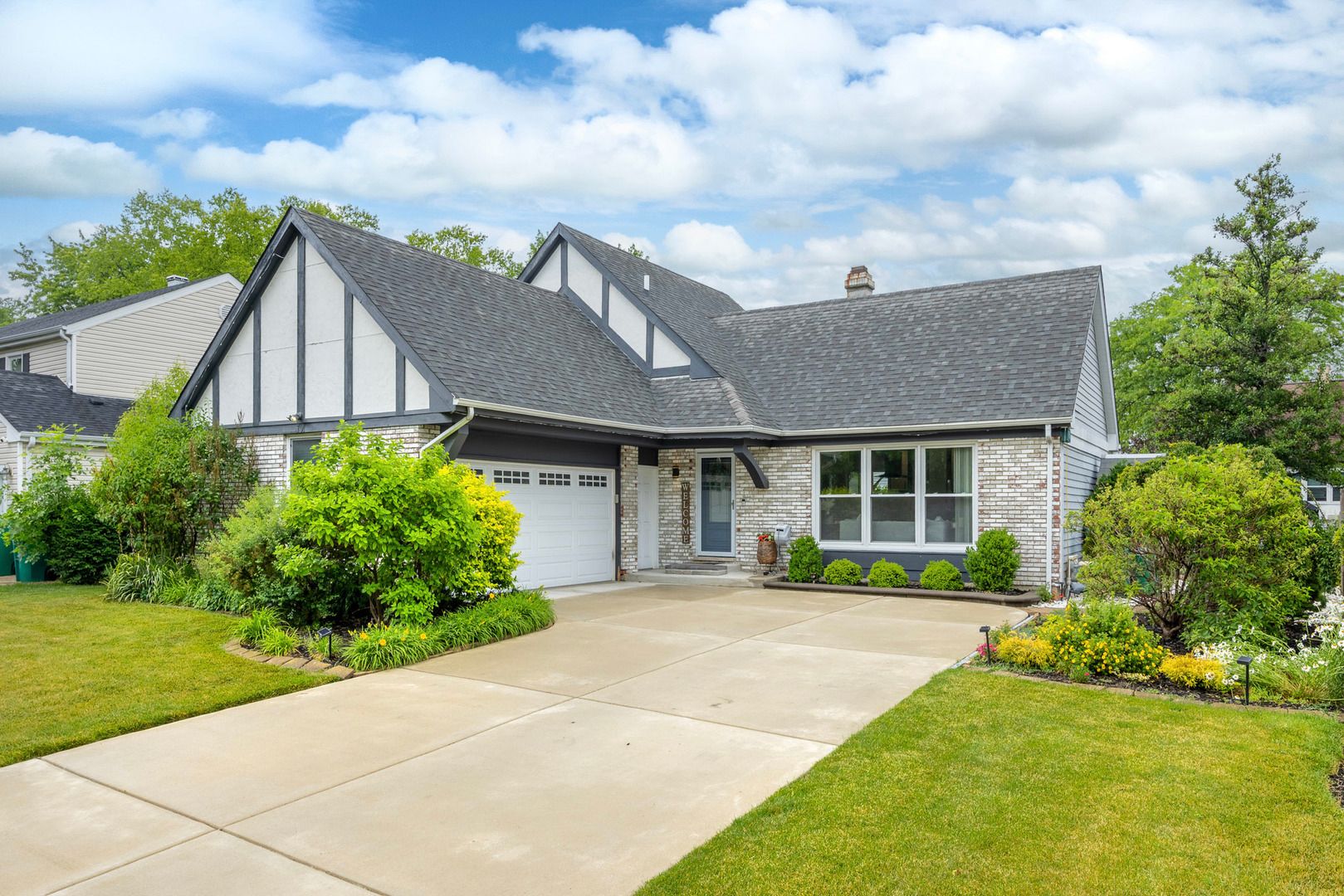 791 THOMPSON Boulevard — Buffalo Grove, IL 60089