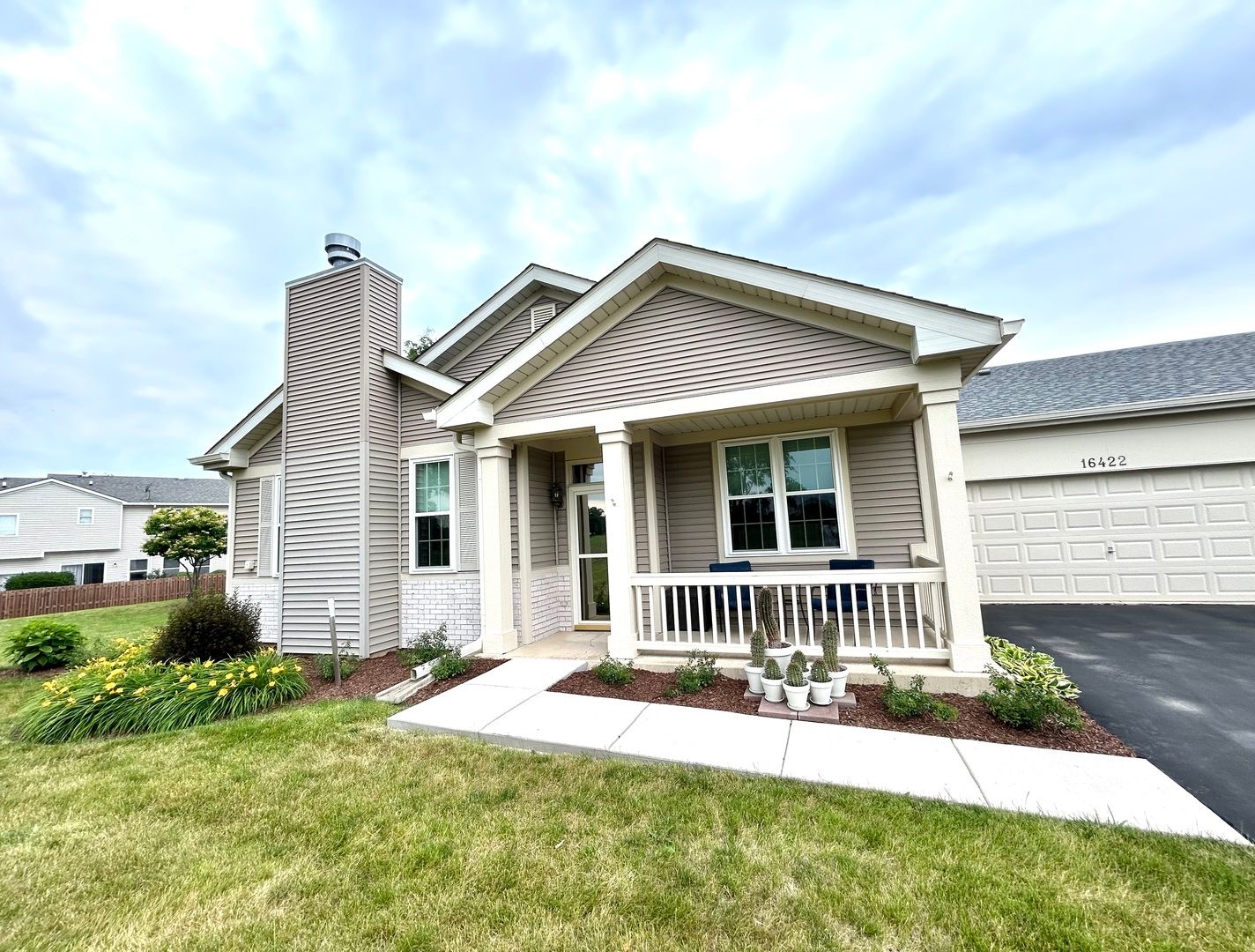 16422 Crescent Lake Court — Crest Hill, IL 60403