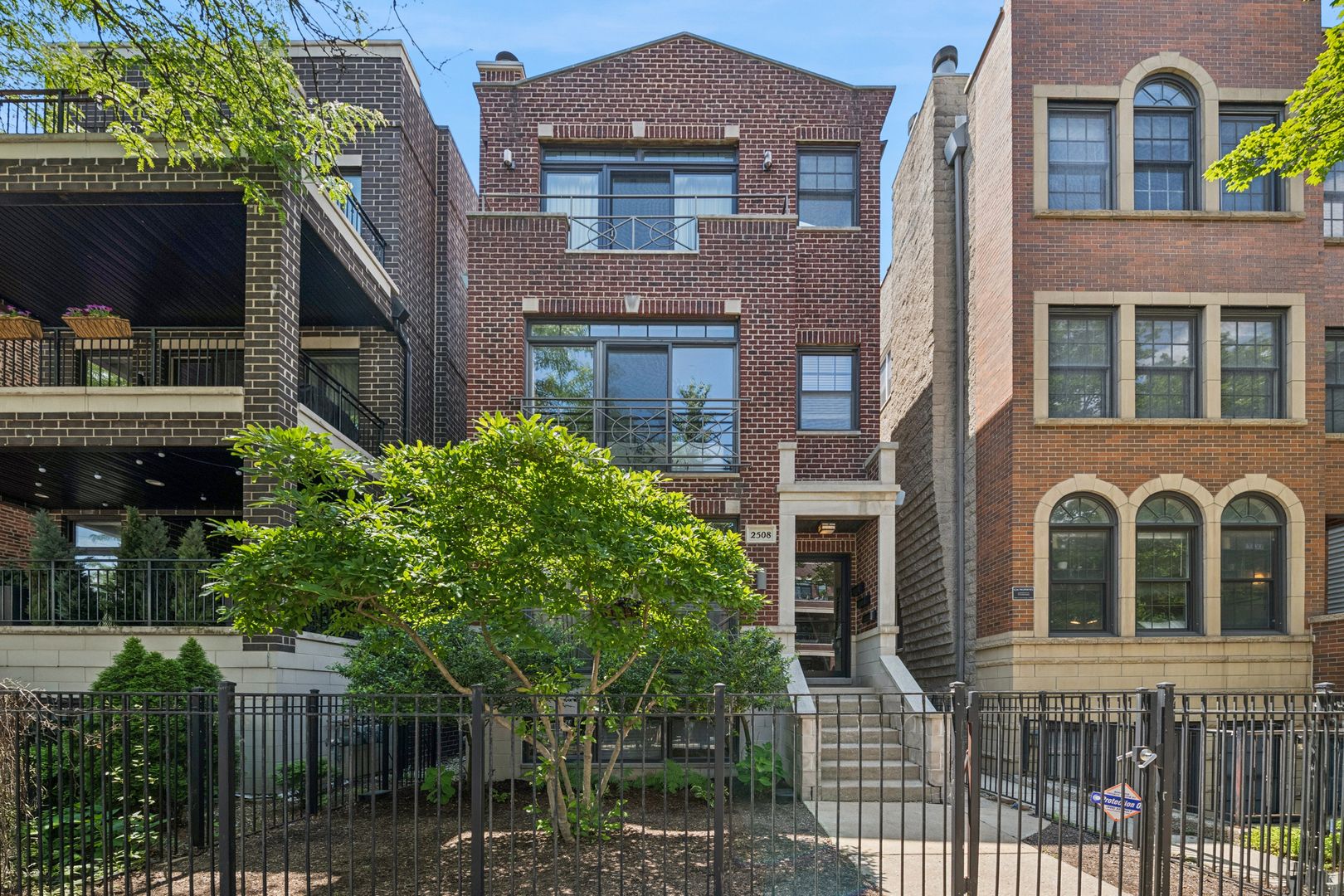2508 N Southport Avenue #3 — Chicago, IL 60614