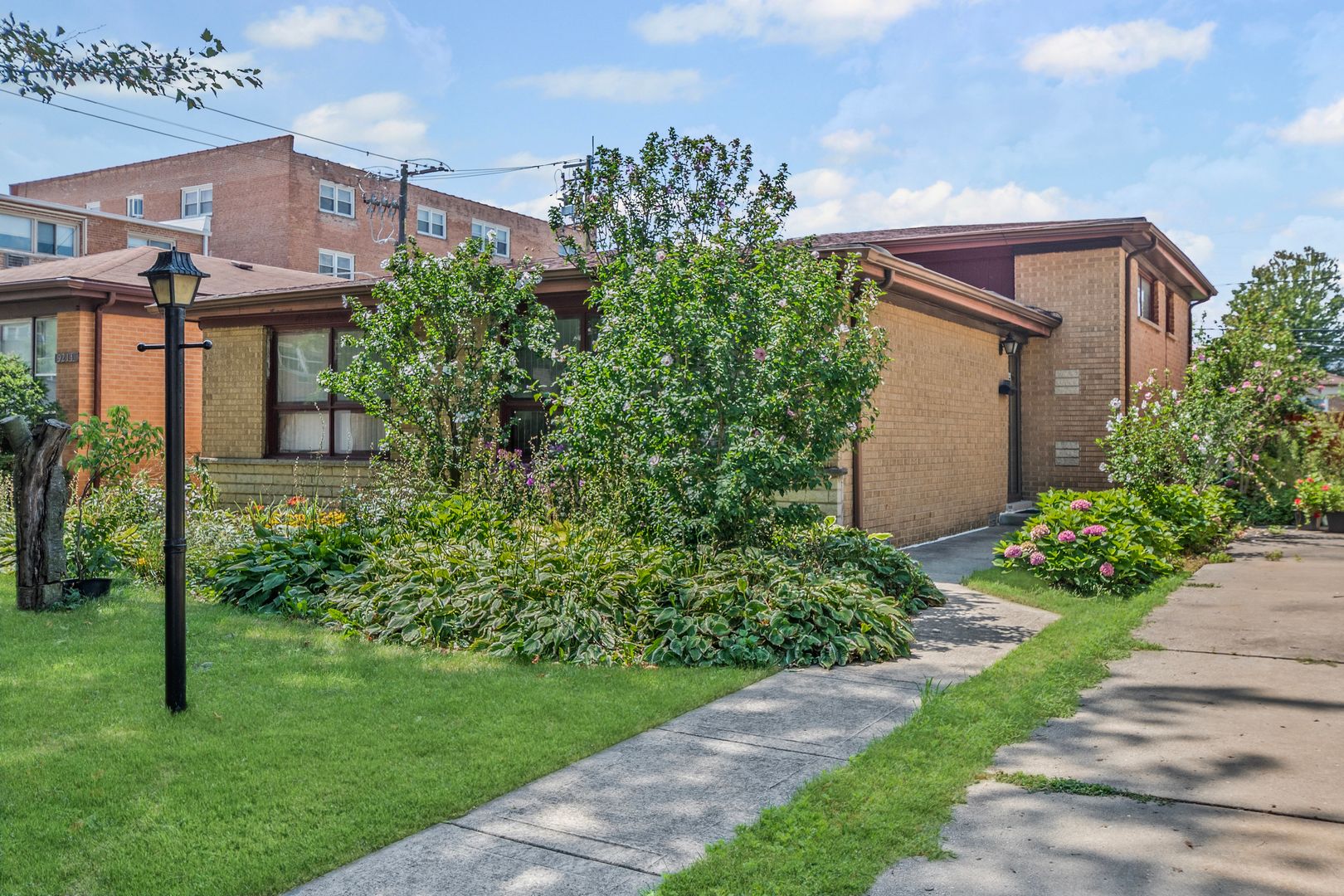 9218 Lavergne Avenue — Skokie, IL 60077